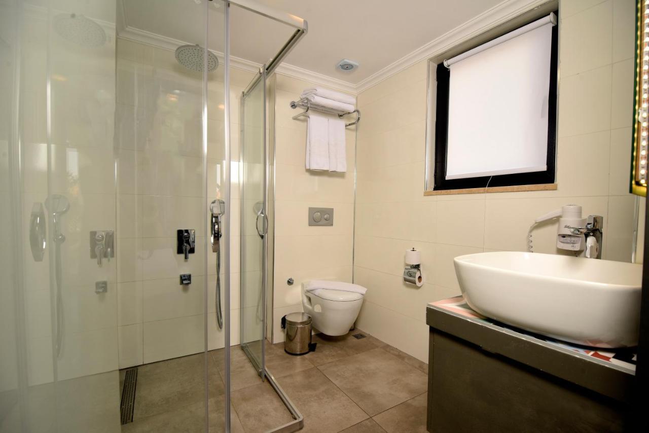 Lovely Flat With Balcony Near Hadrian's Gate Daire *