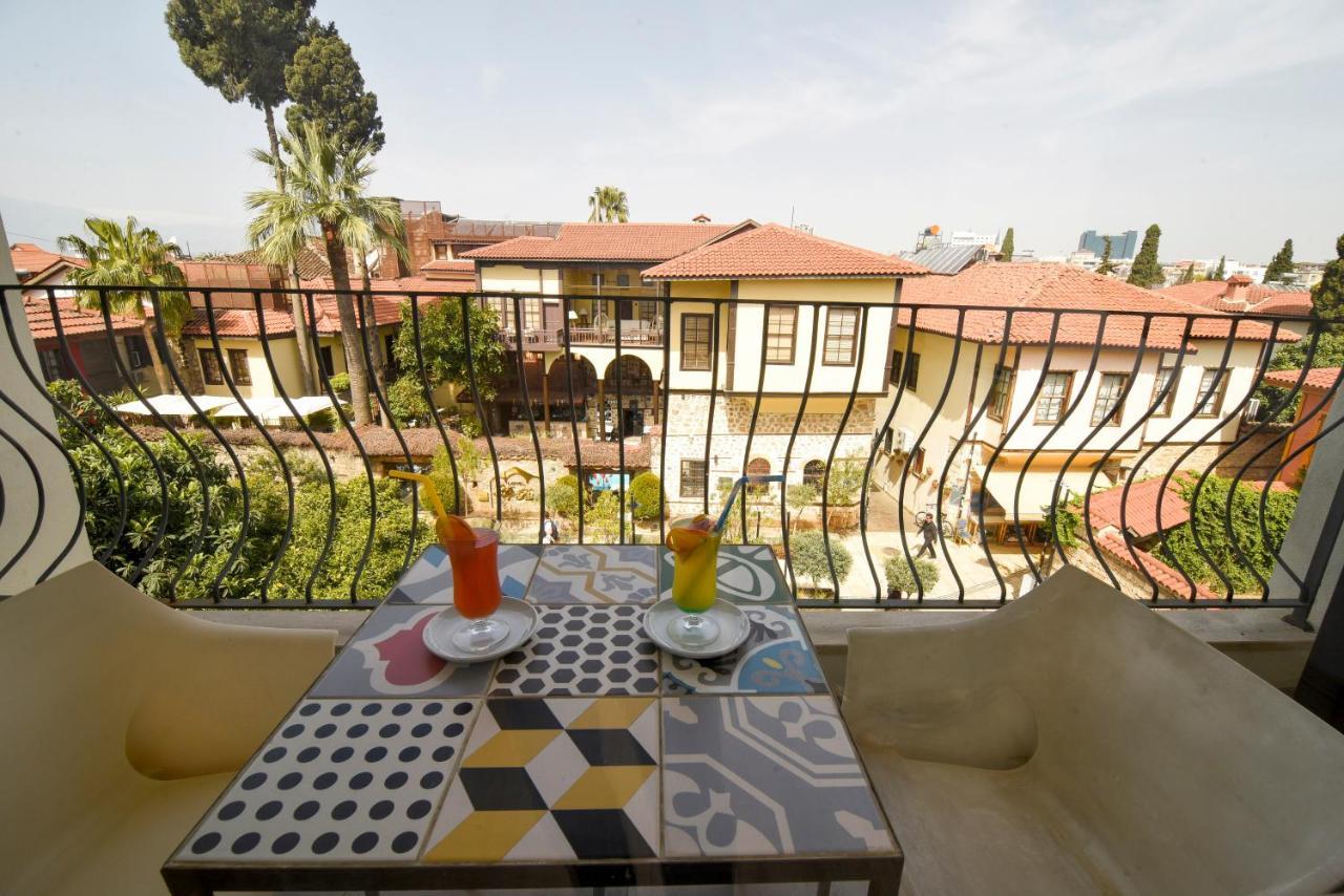 Daire Lovely Flat With Balcony Near Hadrian's Gate