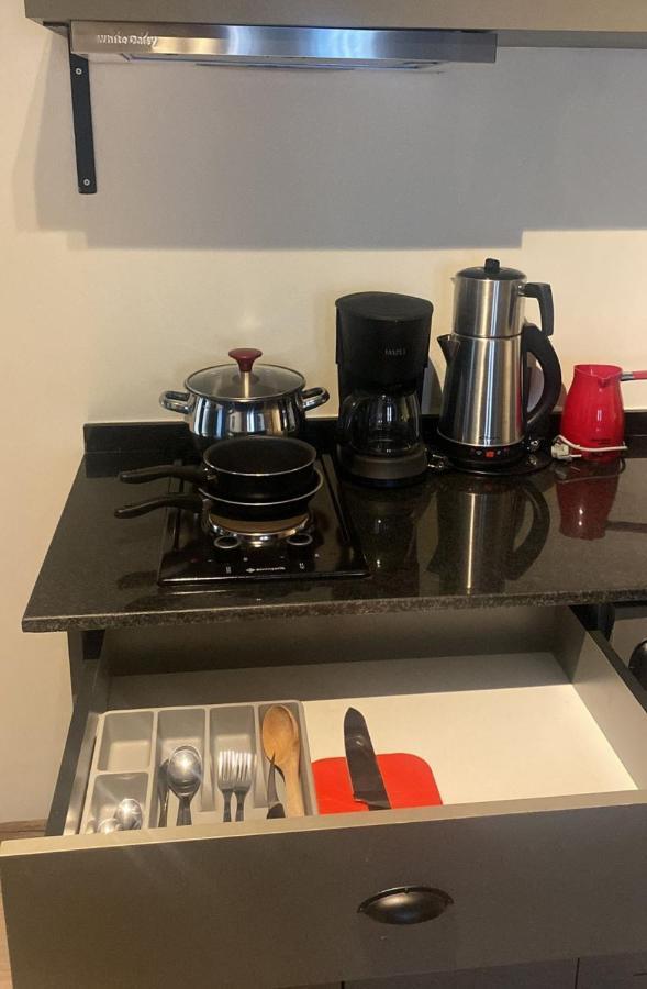 Daire Lovely Flat With Balcony Near Hadrian's Gate Antalya